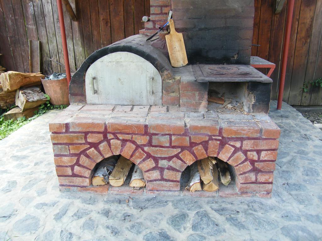 Pensiunea Casa Filoxenia Horezu Esterno foto